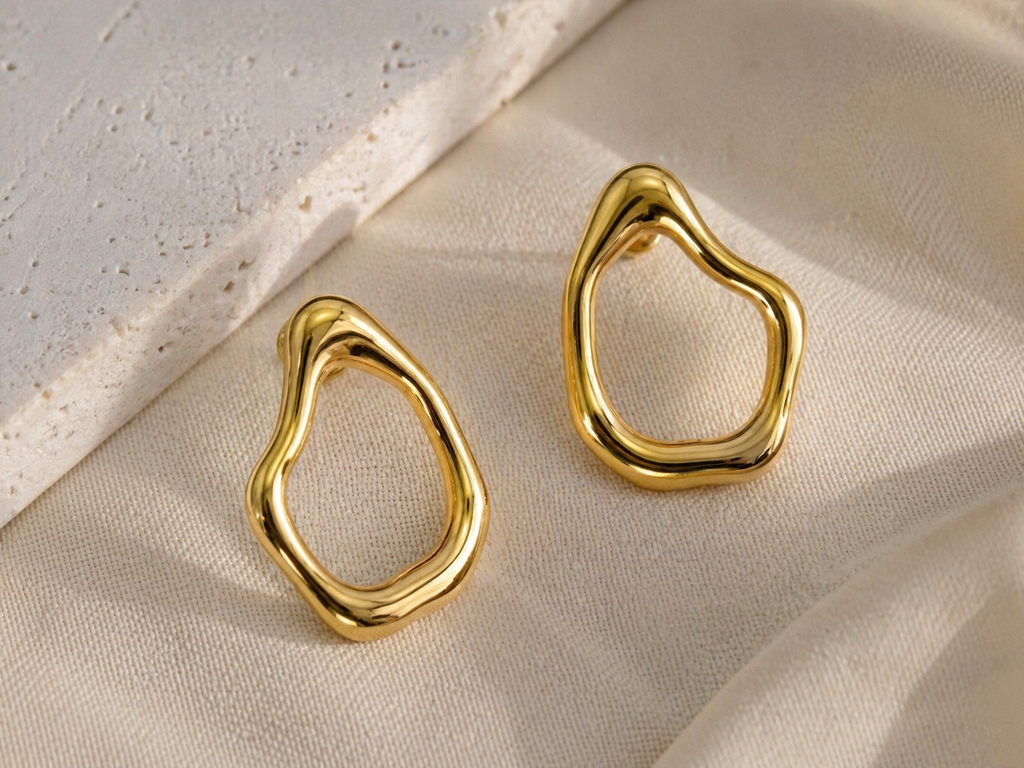 Aretes Orgánicos Dorados