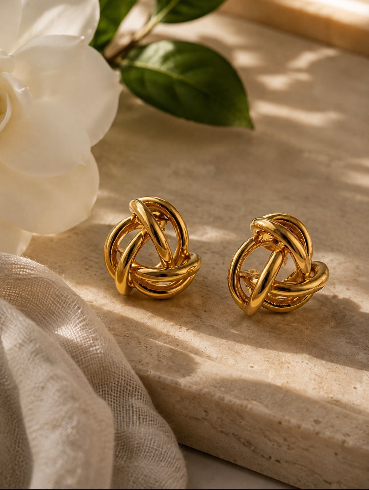 Nudo Dorado Studs